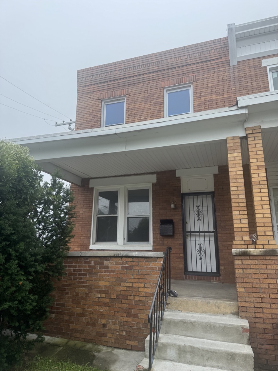 2867 Lake Ave